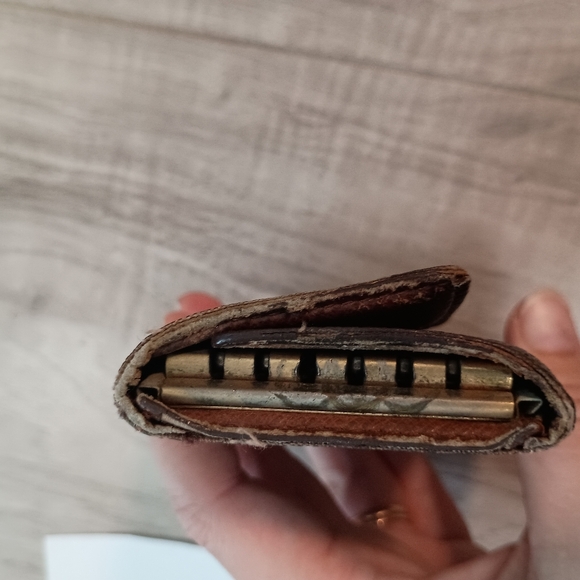 Louis Vuitton Key Case Monogram Multicle - Picture 3 of 8